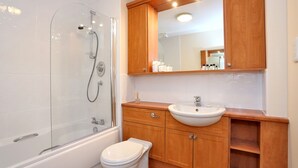Unclassified image, 2 of 10, button - Bothwell Road Apartment - Town & Country (Aberdeen)