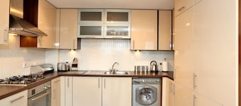 Bothwell Road Apartment - Town & Country