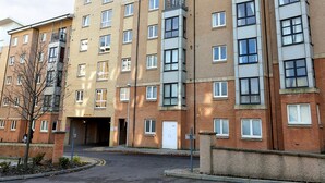 Unclassified image, 4 of 10, button - Bothwell Road Apartment - Town & Country (Aberdeen)
