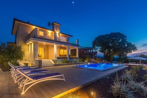 Exterior - Villa Roko with Pool and Sauna (Malinska-Dubasnica)