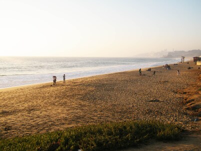 FURNISHED DEPARTMENT NEAR BEACHES, MALLS, EDGE COAST.