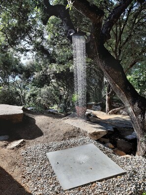 Luxe kamer, toegang tot zwembad, uitzicht op zee | Terras
