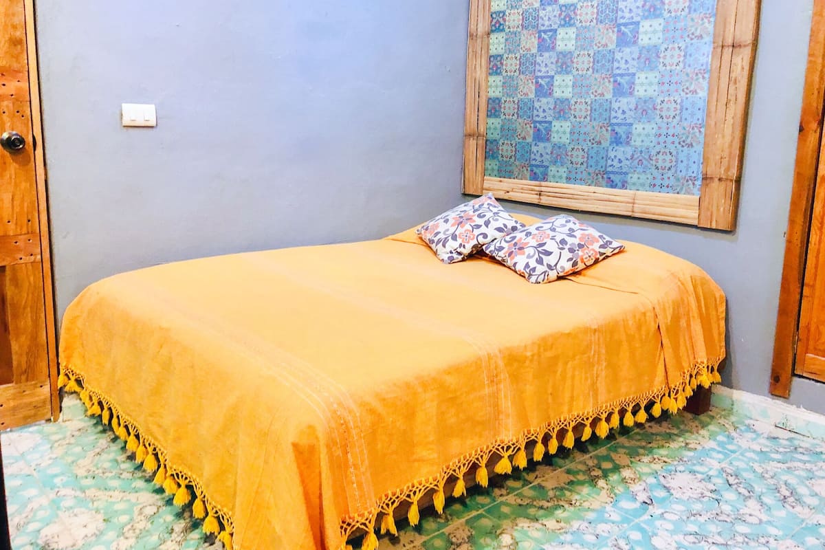 Basic Bungalow, 1 Bedroom (Sol) | 1 bedroom, bed sheets