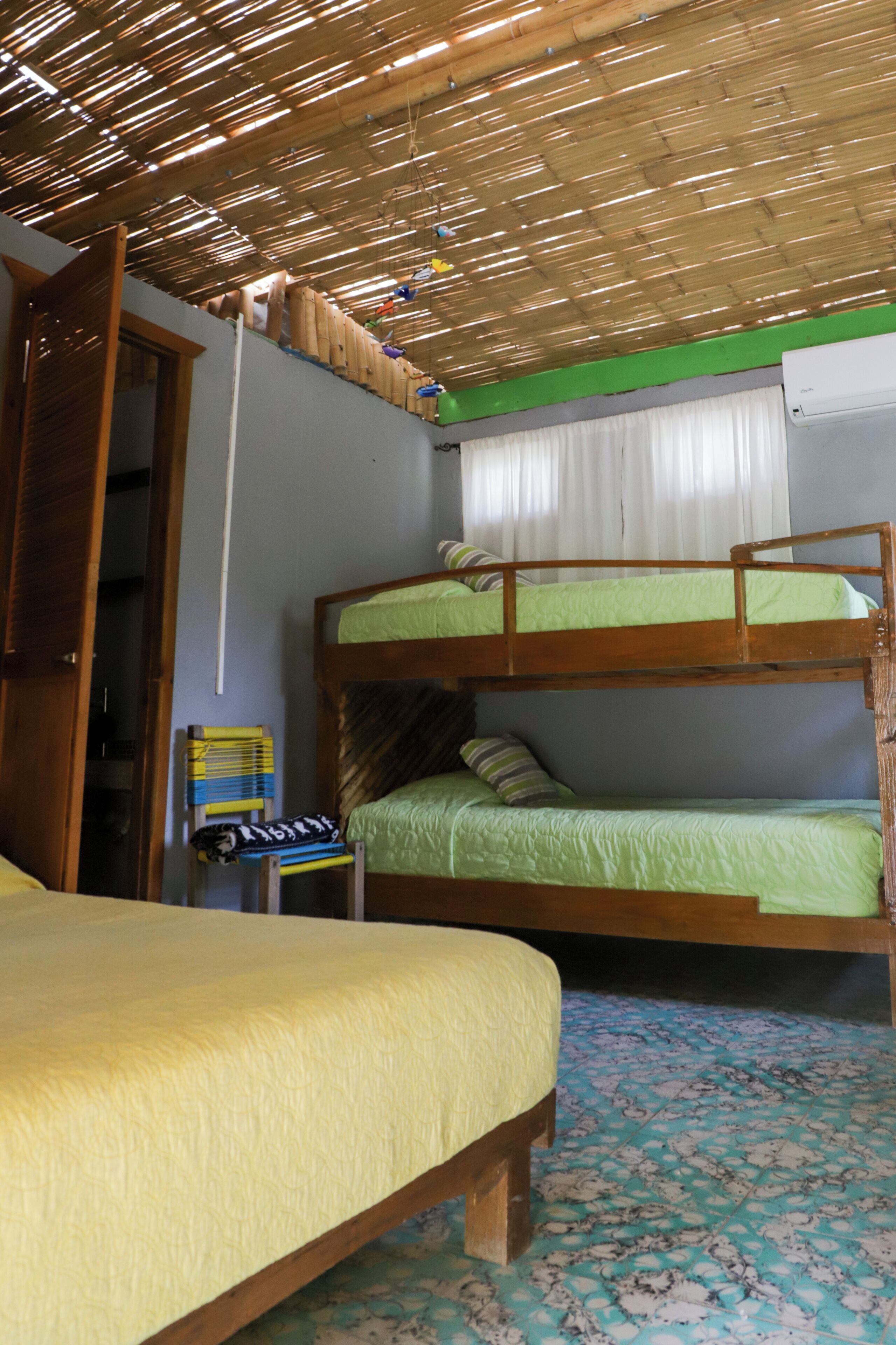 Bungalow – basic, 1 soverom (Sol) | Sengetøy