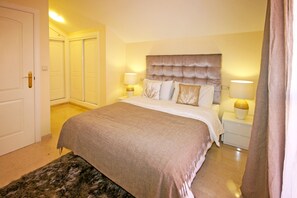 2 bedrooms, iron/ironing board, free WiFi
