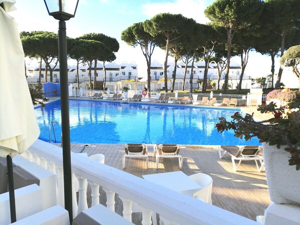Indoor pool, outdoor pool