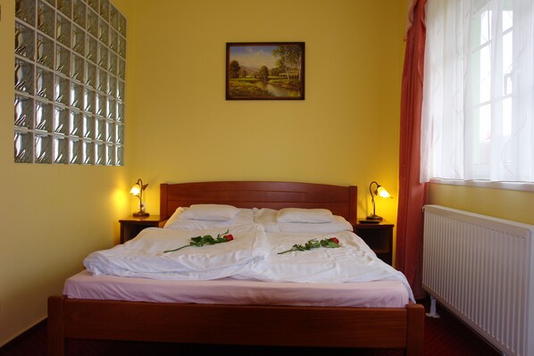 Apartment | 1 bedroom, memory foam beds, individually furnished, blackout drapes