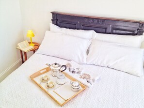 1 bedroom, iron/ironing board, travel cot, free WiFi