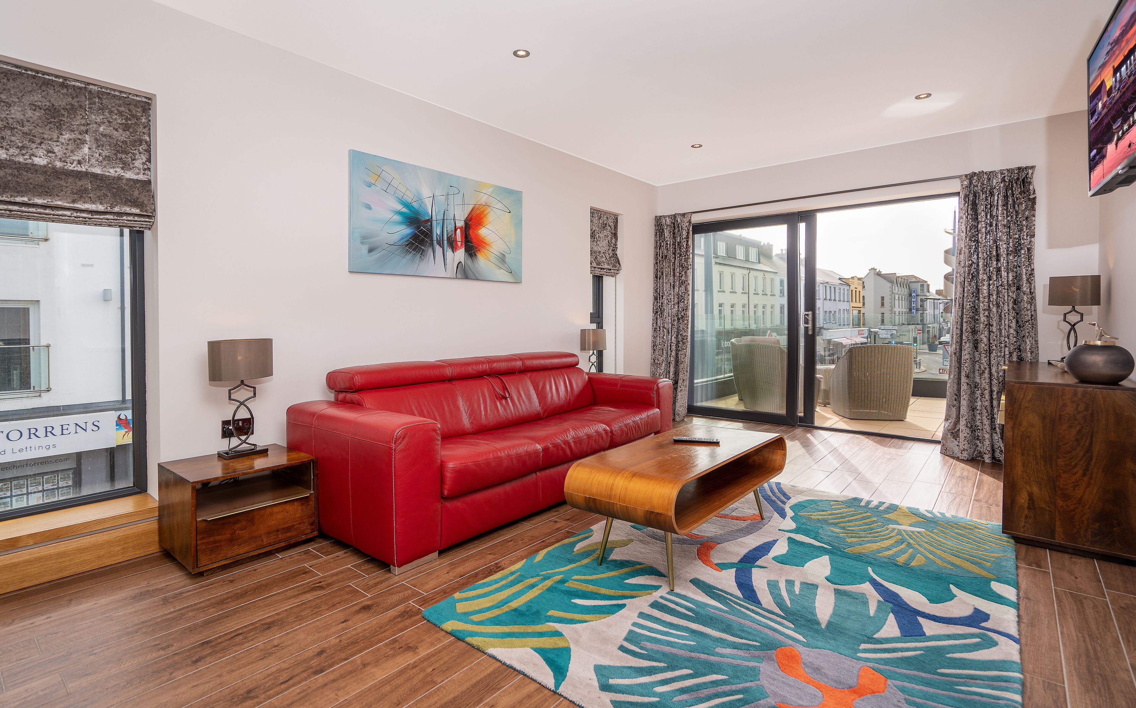 Junior Suite, Balcony (with private hot tub) | Hochwertige Bettwaren, Pillowtop-Betten, individuell dekoriert