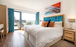 Junior Suite, Balcony (with private hot tub)