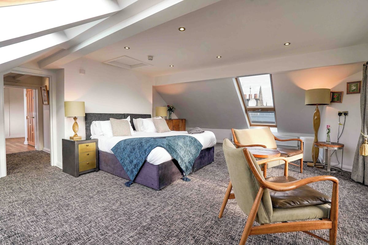 Literie de qualité supérieure, surmatelas, décoration personnalisée