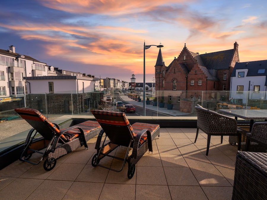 Junior Suite, Balcony (with private hot tub) | Terrasse/Patio
