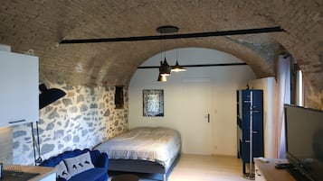 1 dormitorio, tabla de planchar con plancha, wifi gratis y ropa de cama