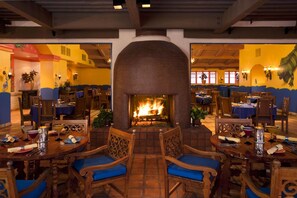 Dining - Upgraded Tennis Villa at La Quinta Resort & Club LQ City Permit #260050 (La Quinta)