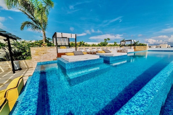 Pool - Beautiful Menesse the city, Delux Apartment (Playa del Carmen)
