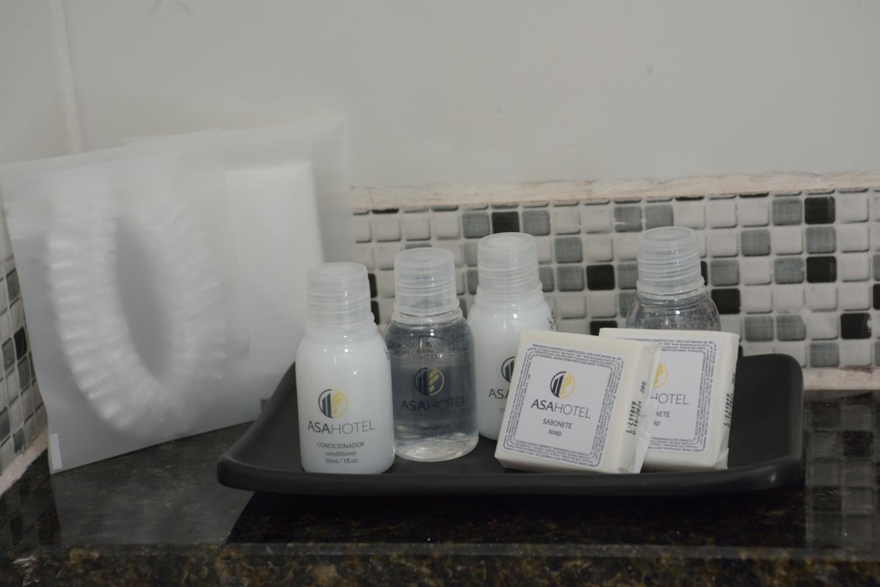 shower, free toiletries, towels