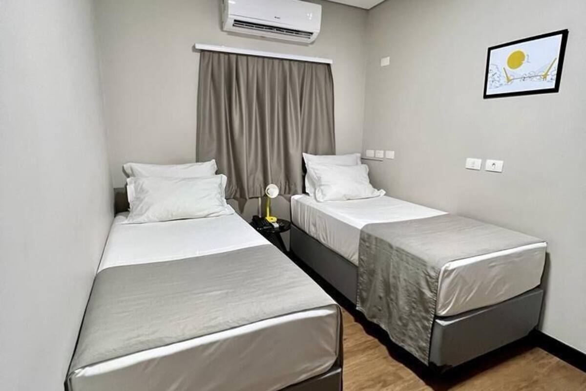 Superior Twin Room | Desk, laptop workspace, blackout drapes, WiFi (free)