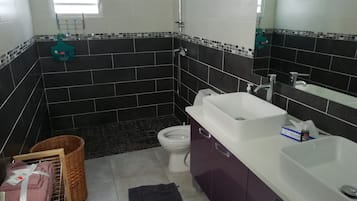 Shower, towels, soap, shampoo