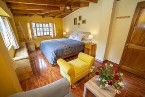 Quarto casal lua de mel | Roupas de cama premium, edredons de pluma, Wi-Fi de cortesia