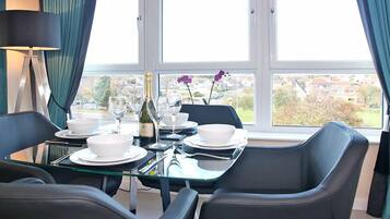 Apartment | In-room dining