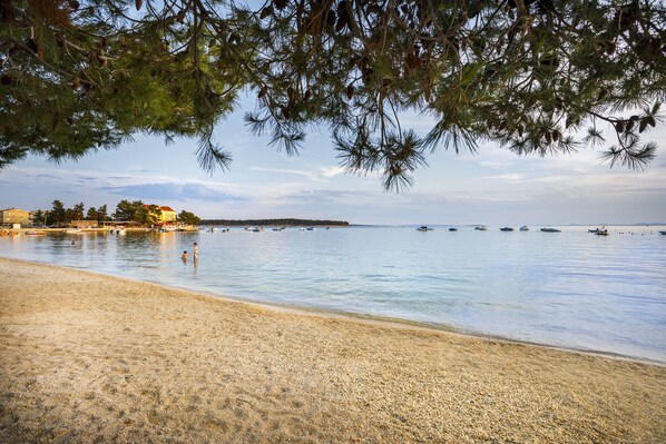On the beach - Victoria Mobilehome Camping Padova (Rab)