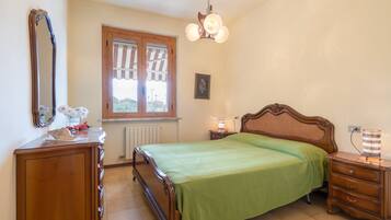 Apartment, 2 Bedrooms | 2 bedrooms, cribs/infant beds, free WiFi, bed sheets