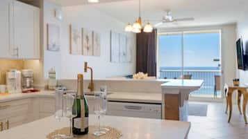 Condo, Multiple Beds (Majestic T2 - 1606) | Private kitchen | Fridge, toaster