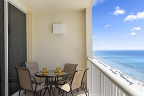 Condo, Multiple Beds (Majestic T2 - 1606) | Outdoor dining