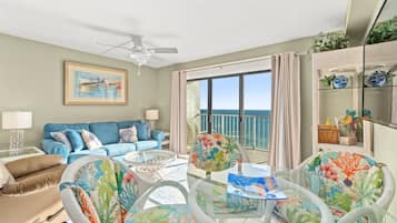 Condo, 1 cama King e sofá-cama (The Summit 1128) | Fachada