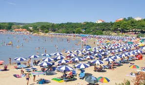 Beach nearby - Victoria Mobilehome San Marino Resort (Lopar)