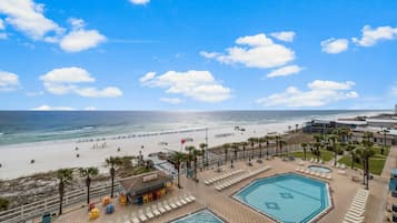 Appart'hÎtel, 1 trÚs grand lit et 1 canapé-lit (The Summit 620) | Piscine