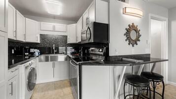 Appart'hÎtel, 1 trÚs grand lit et 1 canapé-lit (The Summit 620) | Cuisine privée