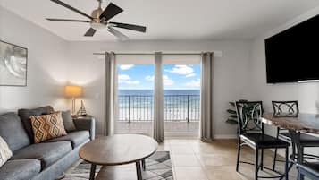 Appartement, 1 kingsize bed met slaapbank (The Summit 620) | Woonruimte | Een flatscreentelevisie