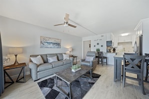 Condo, 1 King Bed with Sofa bed (The Summit 621) | Private kitchen