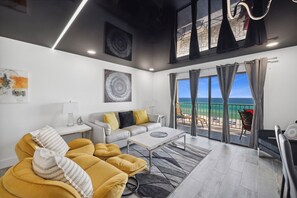 Condo, 1 King Bed with Sofa bed (The Summit 702) | Exterior