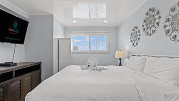 Condo, 1 King Bed with Sofa bed (The Summit 1409) | 1 bedroom, iron/ironing board, bed sheets