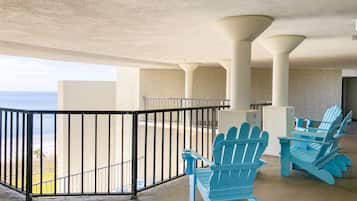 Studio, 1 King Bed with Sofa bed (Top of the Gulf 815 ) | Balcony