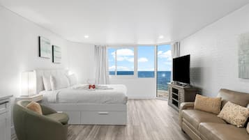 Studio, 1 King Bed with Sofa bed (Top of the Gulf 815 ) | Iron/ironing board, bed sheets