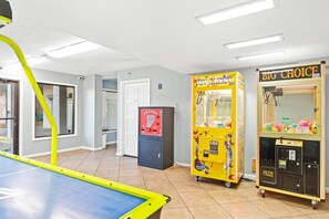 Appart'hôtel, 1 très grand lit et 1 canapé-lit (The Summit 610) | Espace pour enfants