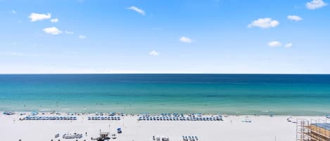 Appartement, 1 kingsize bed met slaapbank (The Summit 1205) | Strand | Accommodatie ligt op het strand