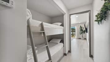 Condo, 1 cama King size y sofá cama (The Summit 215) | Baño | Secadora de cabello y toallas