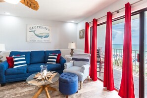 Apartment, 1 King-Bett und Schlafsofa (The Summit 504) | Wohnzimmer