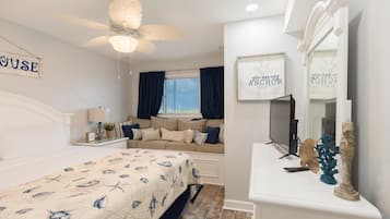 Condo, 1 King Bed with Sofa bed (The Summit 504) | 1 bedroom