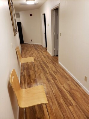 Hallway - Yosemite Embassy (Coarsegold)