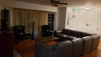 Traditional Villa | Living room | Flat-screen TV