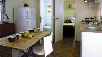 Nhà di động | Khu vực ăn uống tại phòng