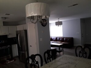 Hus – basic | Spiseområde på rommet