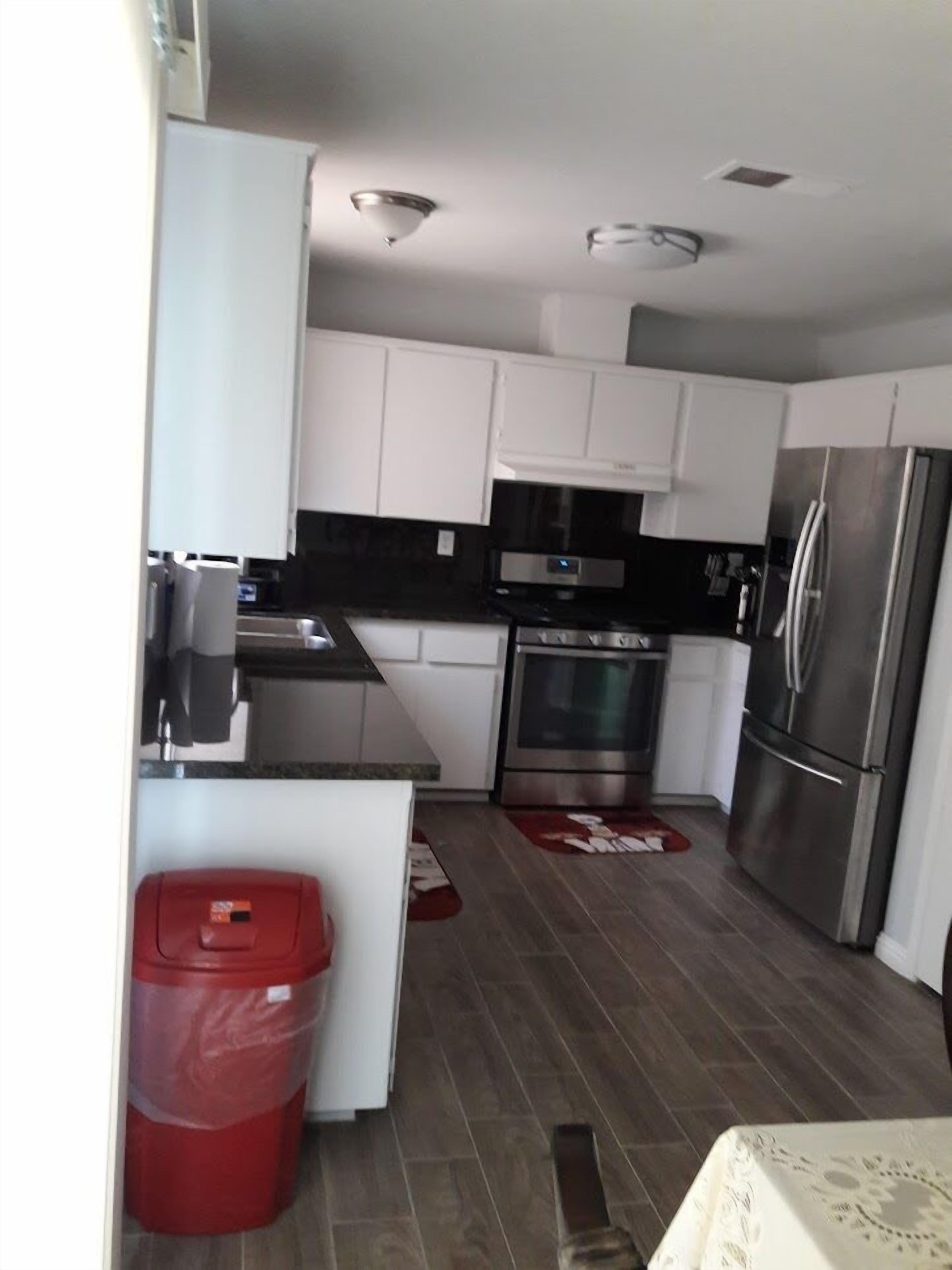 Basic House | Private kitchen | Coffee/tea maker, cookware/dishes/utensils