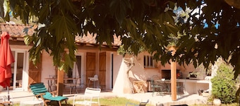 Villa with swimming pool and landscaped garden 5 minutes from Porto-Vecchio