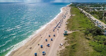 Seaside Escape/Luxury Unit /Walk to Beach